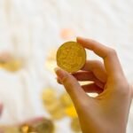 Holding_Bitcoin